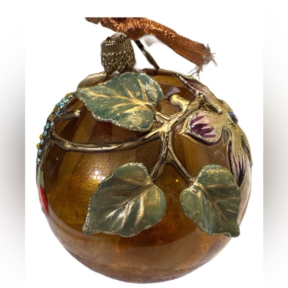 Jay Strongwater Christmas Ornament Ball Flowers Leaves Fruit Swarovski 
NEW
5072 - Picture 4 of 6